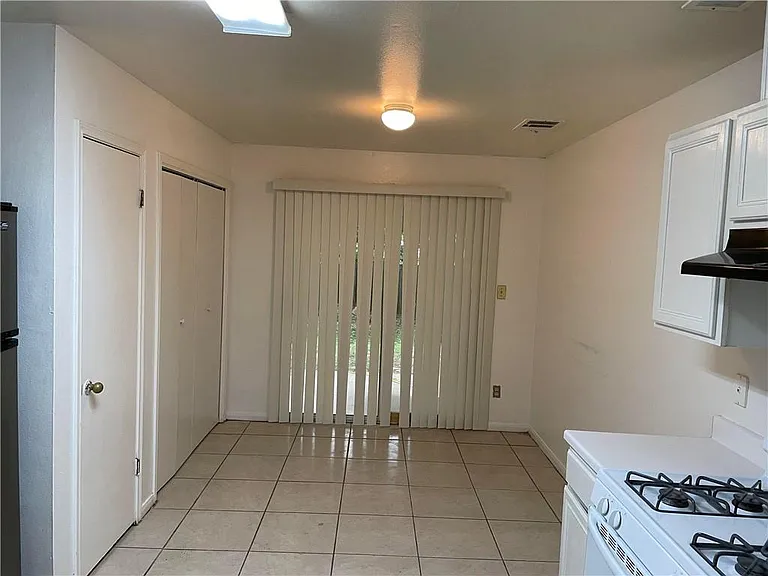 2302 Yaupon Trl — Photo 18
