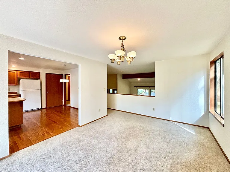 24119 SE 18th Pl — Photo 11