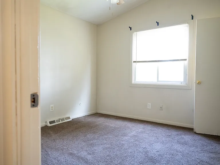 718 & 720 Bettes Ave #720 — Photo 8