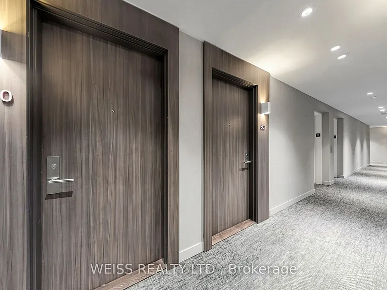 185 Roehampton Ave #520 — Photo 30