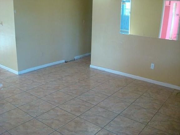 3rd image of 1430 NW 192nd Ter