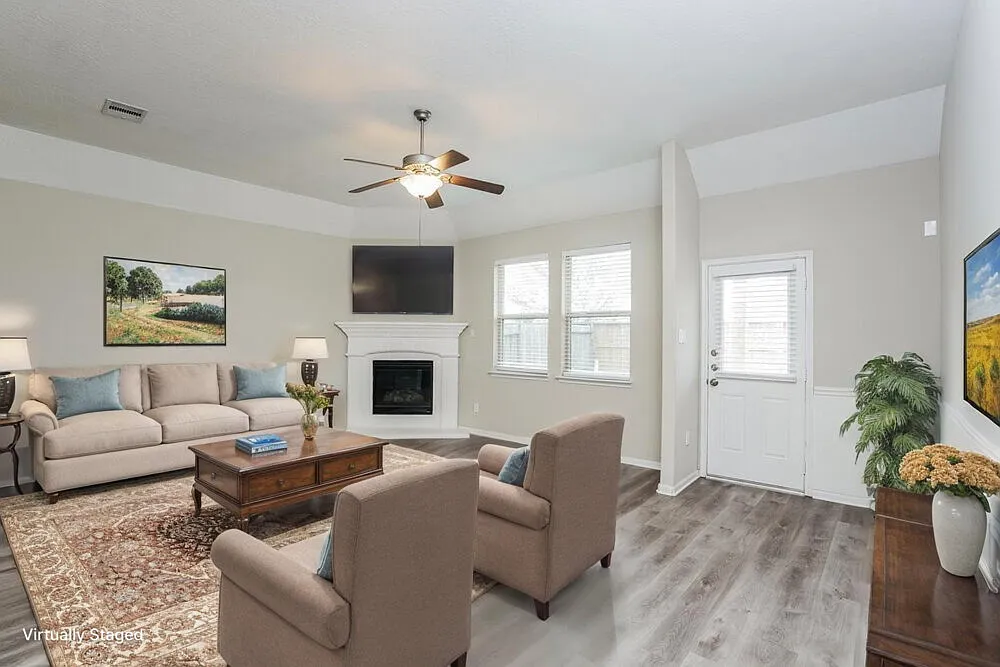 3 bed, 2.0 bath, 2108 sqft, $2,225 — Photo 4