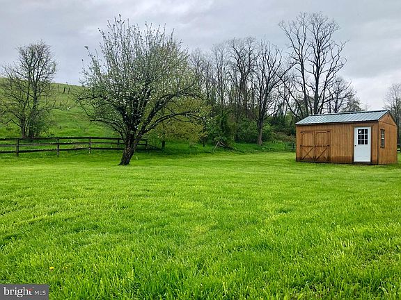 3rd image of 18600 Bo Ln SE