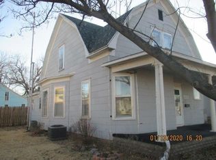 523 W 7th St, Larned, KS 67550