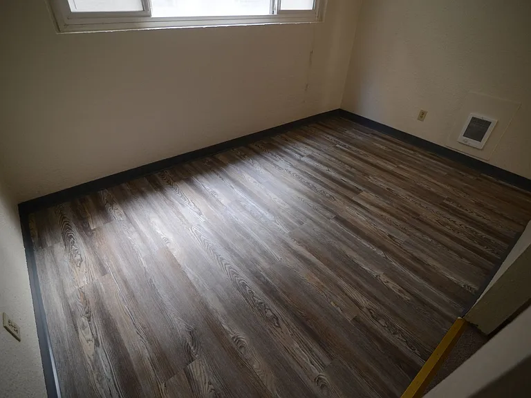 Melrose Court Apartments — Photo 12