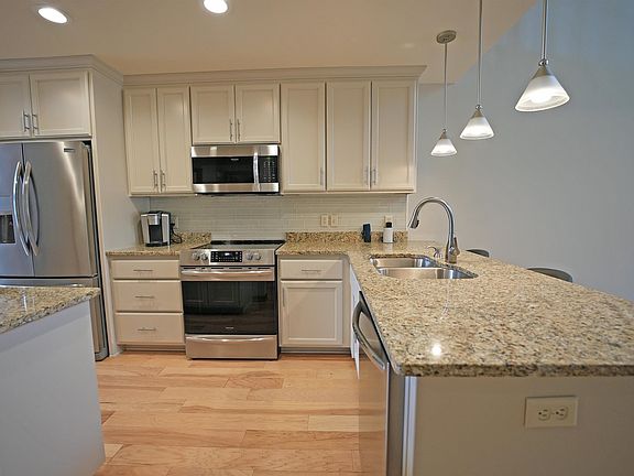 4th image of 1064 Coronado Ct