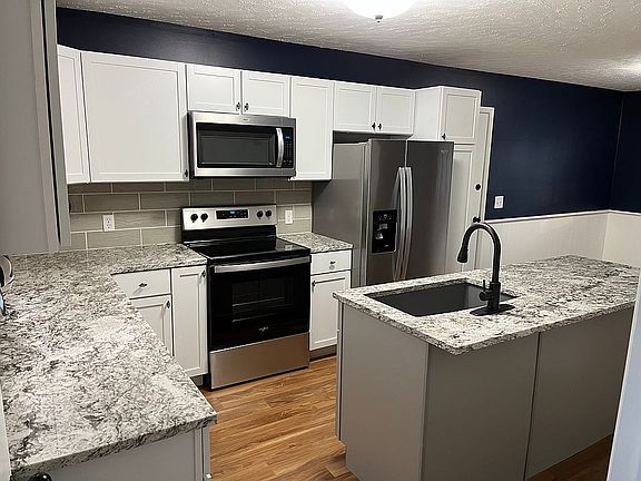 New Cabinets & Granite 