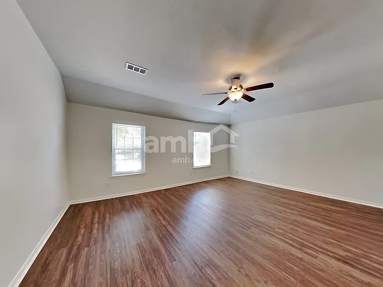 31442 Camden Village Dr — Photo 10