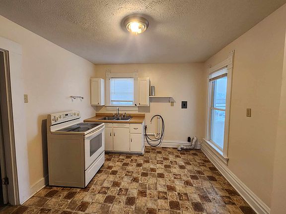4th image of 127 N Sycamore St #127.5