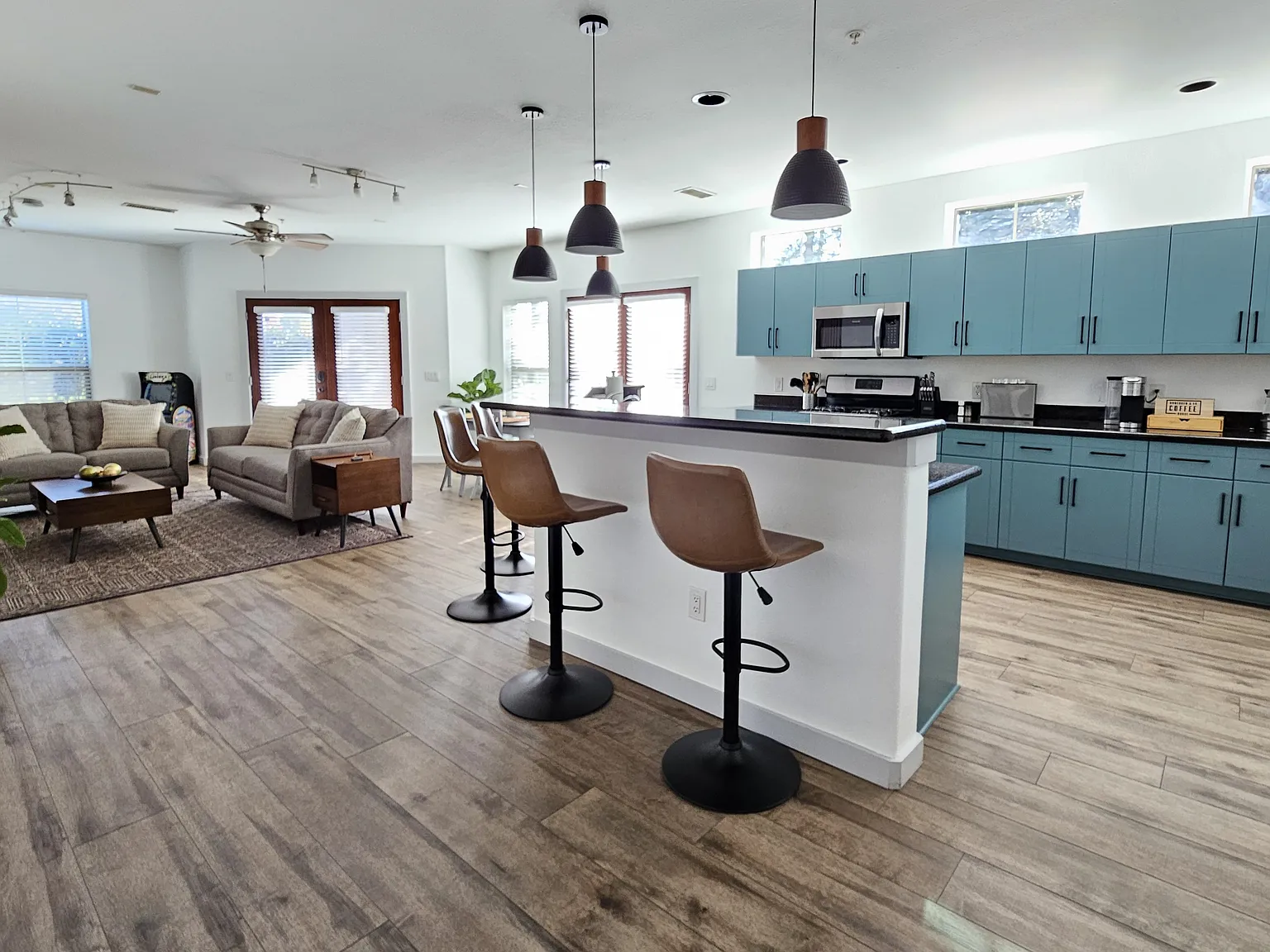 2900 Hamilton St — Photo 1