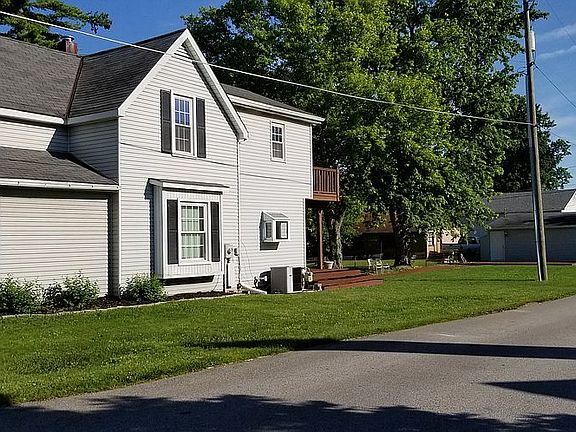 2nd image of 1090 Columbus St