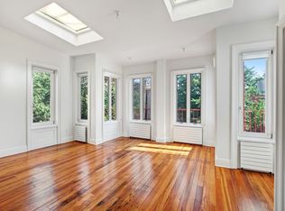110 India St FLOOR 3, Brooklyn, NY 11222