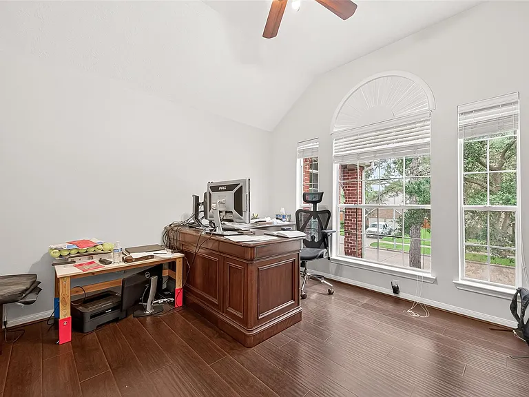 2910 Barton Meadow Ln — Photo 31