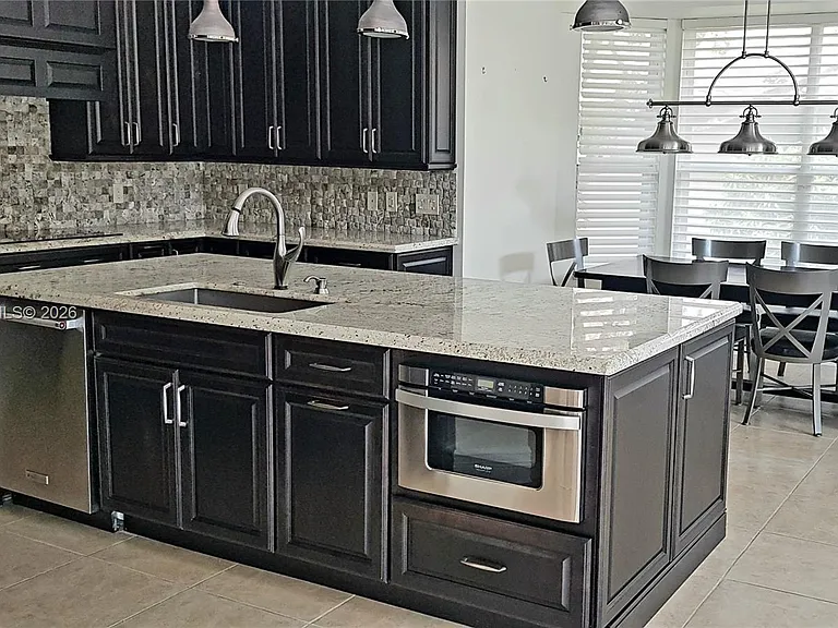 405 Sabal Way — Photo 11