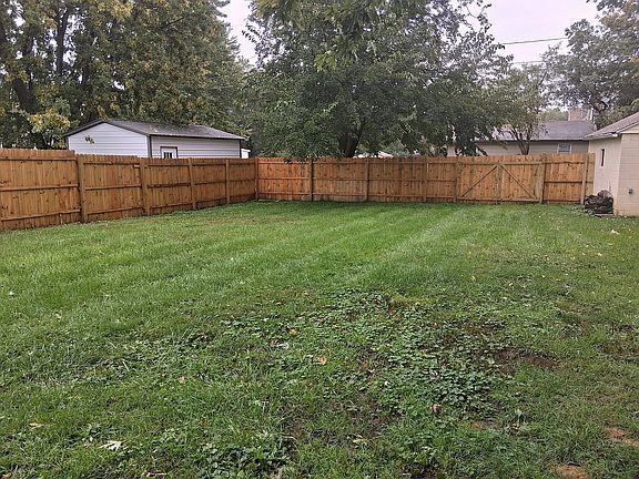 5th image of 306 Rice St