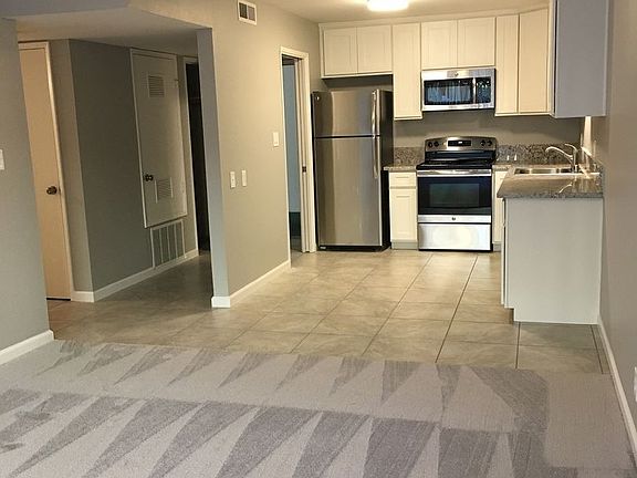 4th image of 2707 O St APT 02