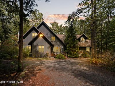 169 Split Rock Ln, Pocono Pines, PA, 18350