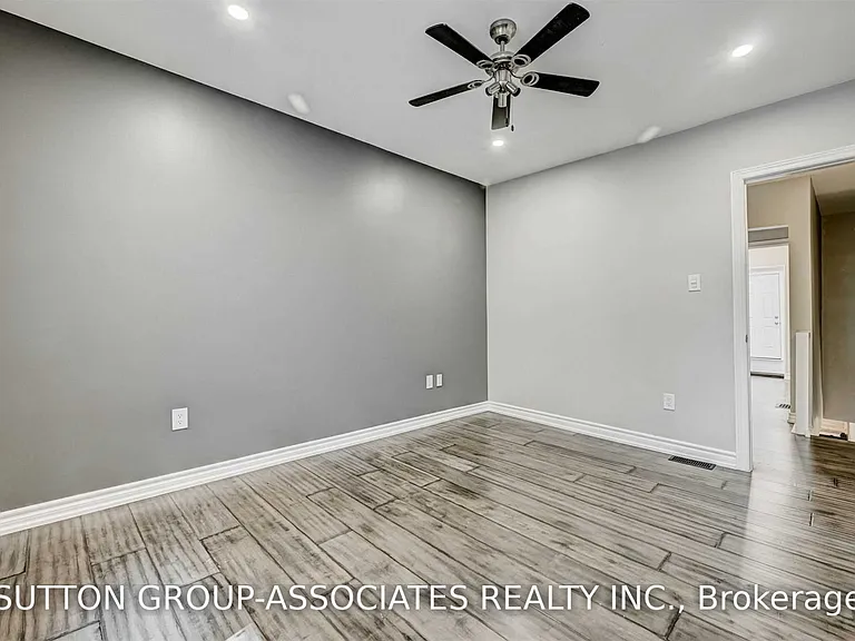 739 Manning Ave — Photo 26