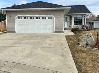 12 Pleasant Park Ct W, Brooks, AB T1R 1N3