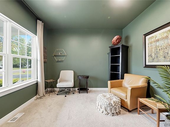 4th image of 100 Lynette Ln
