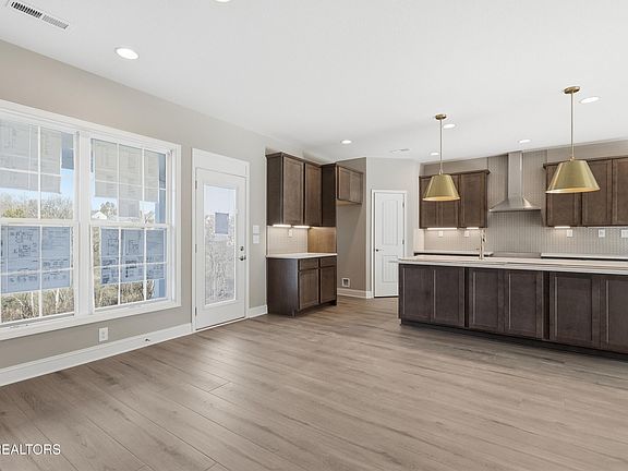 4th image of 2032 Hickory Reserve Rd