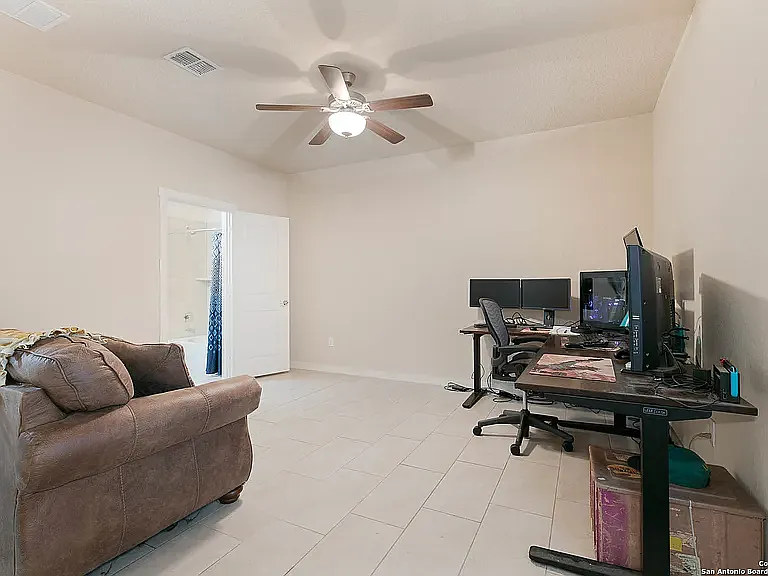 3831 Harry Wurzbach Rd #21 — Photo 20