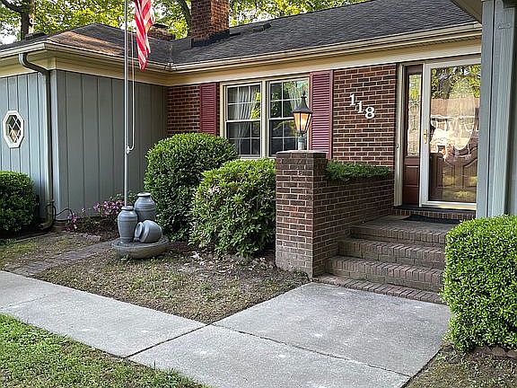 2nd image of 118 Albacore Dr
