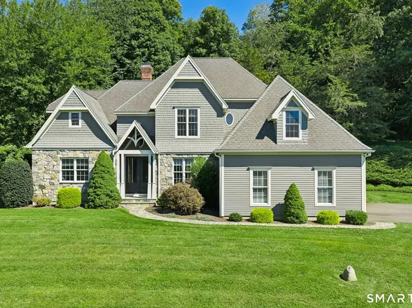 5 Wentworth Drive, Newtown, CT 06470