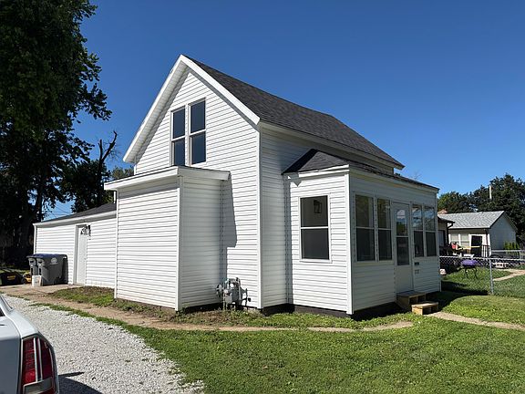 2nd image of 1727 2nd Ave
