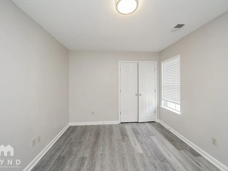 8418 Regal Bend Dr — Photo 10
