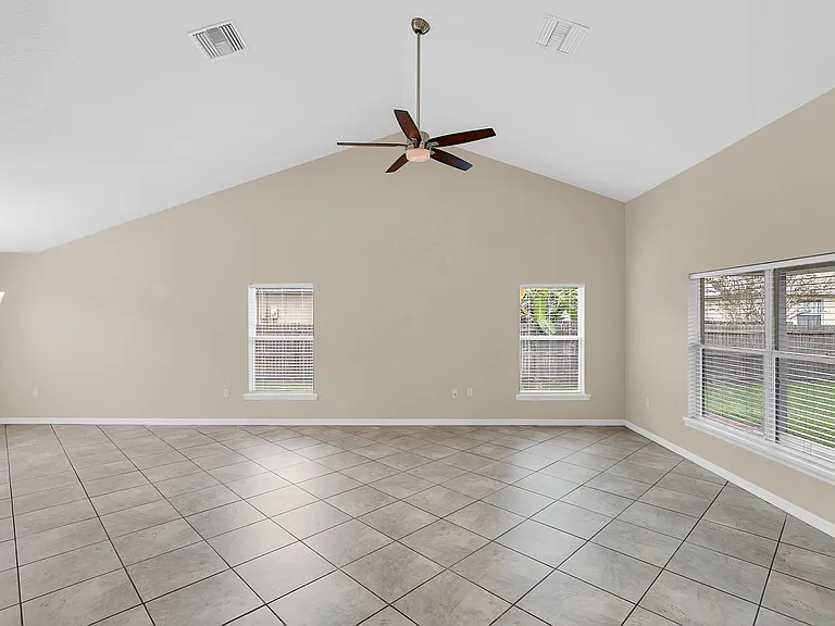 1422 Saffron Trl — Photo 6
