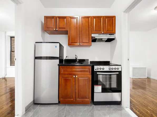 341 West 45th Street image 1 of 13