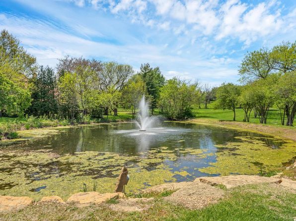 201 Fall Creek Rd, Lawrence, KS 66049