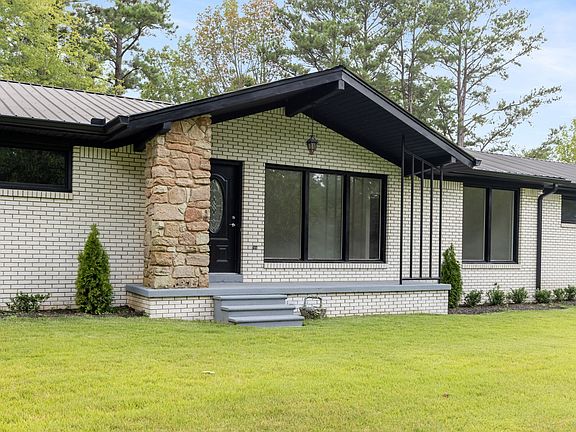 5th image of 2809 Country Club Dr