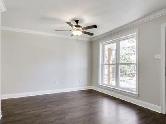 3rd image of 7518 Meadow Park Ave