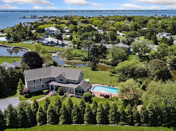 5 Woodcock Ln, Remsenburg, NY 11960