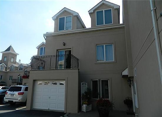 1st image of 1406-1444 Outlook Ave #1