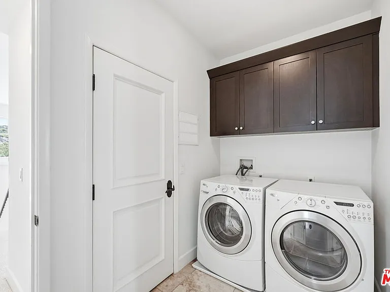 13079 Bluff Creek Dr — Photo 30