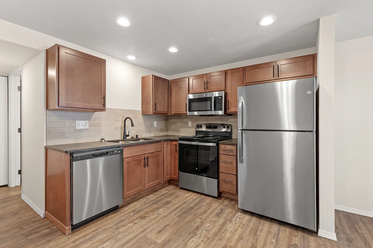 Building Photo - 8325 N Phoebe Ct #B