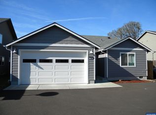 56 Oak Terrace Dr #A, Lebanon, OR 97355