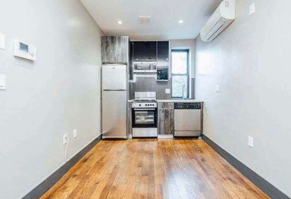 2nd image of 198 Scholes St APT 2
