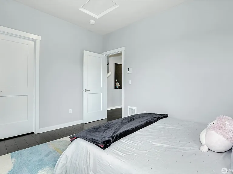 2nd bedroom on 2nd level,