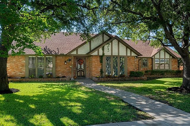 1st image of 2920 Knollwood Dr
