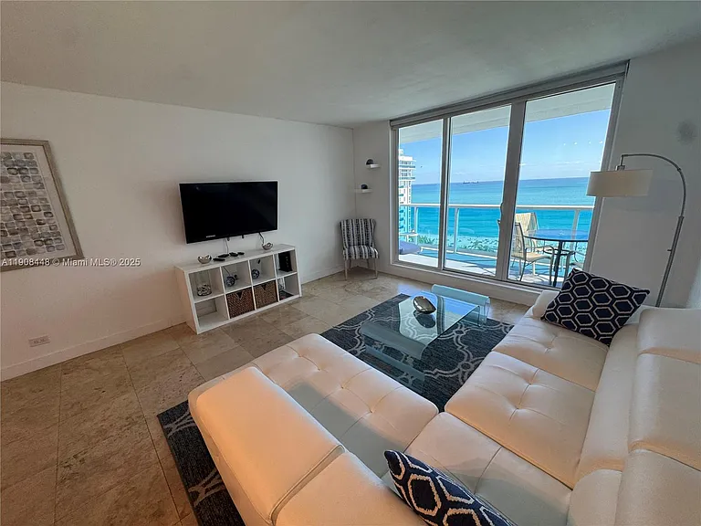 2301 Collins Ave #1525 — Photo 26