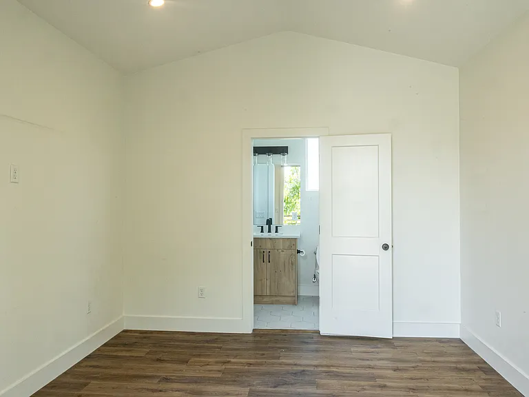 Bedrooms with private bathrooms