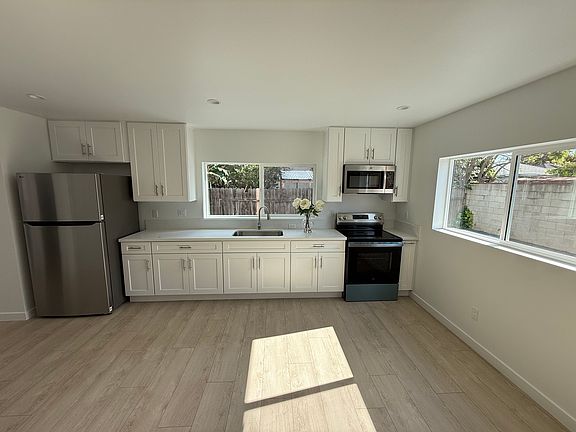 2nd image of 16918 Bassett St #16916