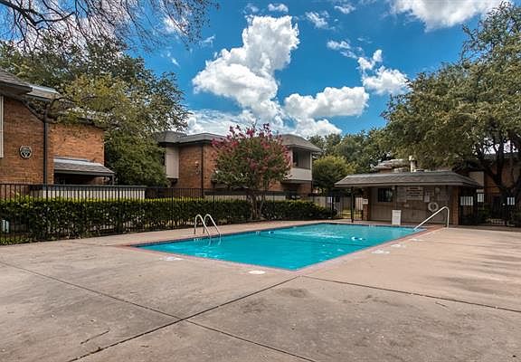 3rd image of 2800 Escada Dr APT 203