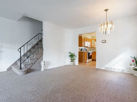 5th image of 333 Chesterton Ave