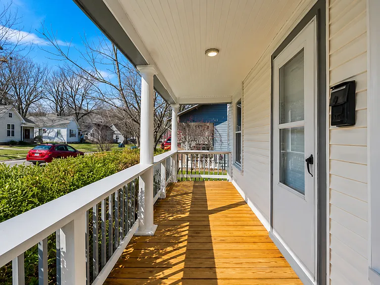 1525 E Cairo St — Photo 3