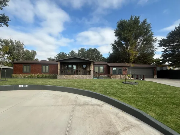 1206 S Adams St, Hugoton, KS 67951